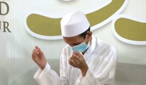 Kiai Zuhri Zaini